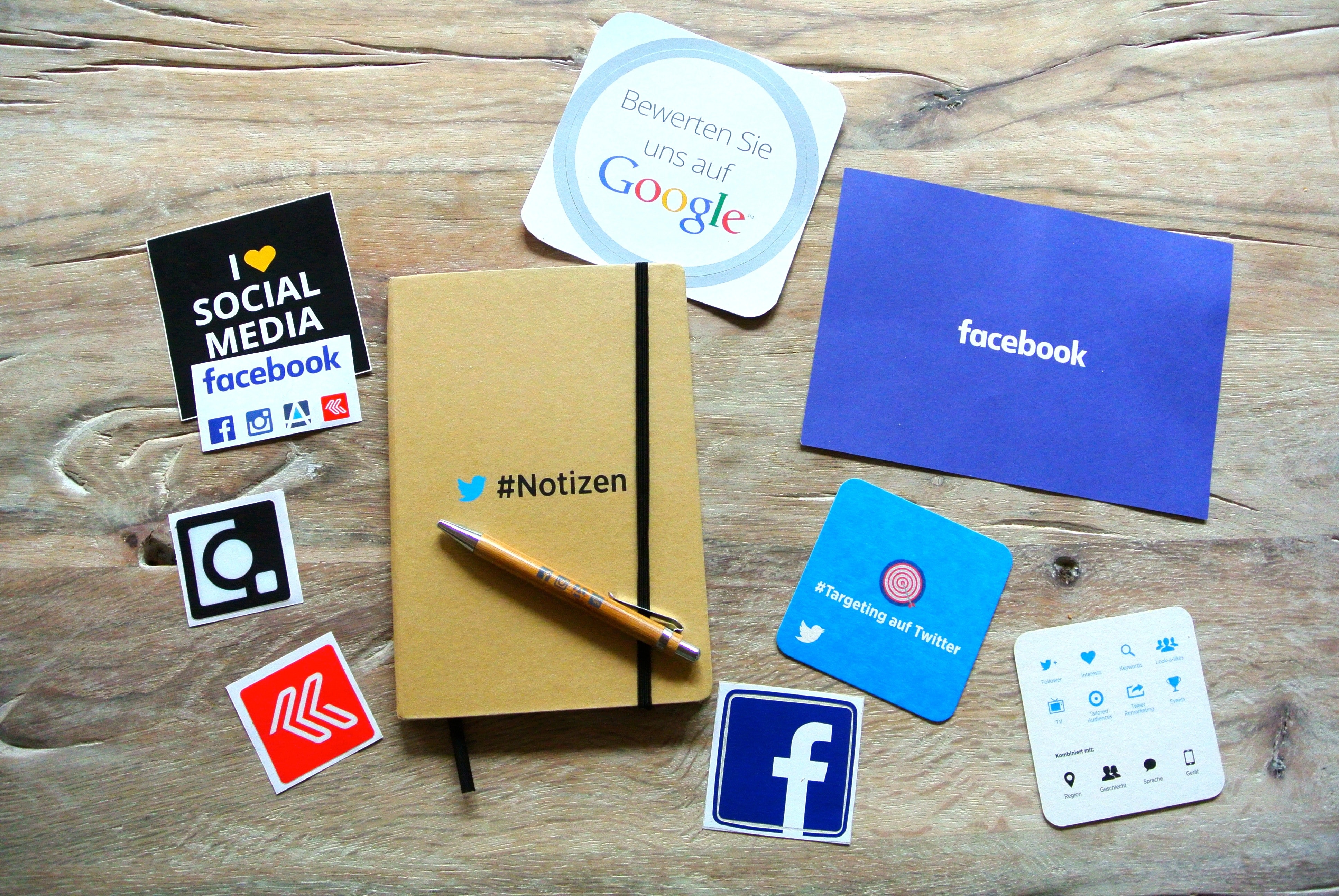 facebook-instagram-logos-266246 (1)